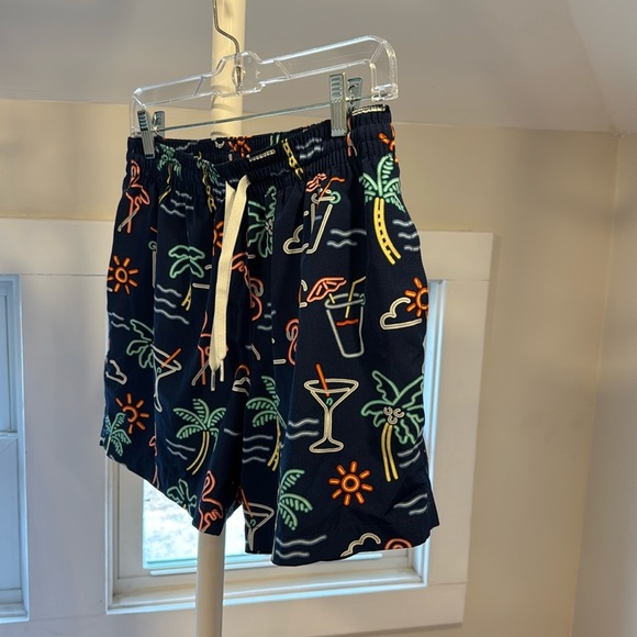 Chubbies The Neon Lights Classic Swim Trunk- Men's Small - Palm Tree, Flamingo - Picture 3 of 6